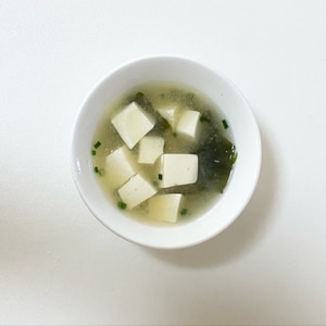 豆腐とわかめと水菜とねぎの味噌汁